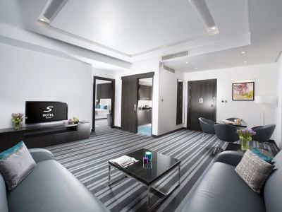 S Hotel Bahrain Sanabis 외부 사진